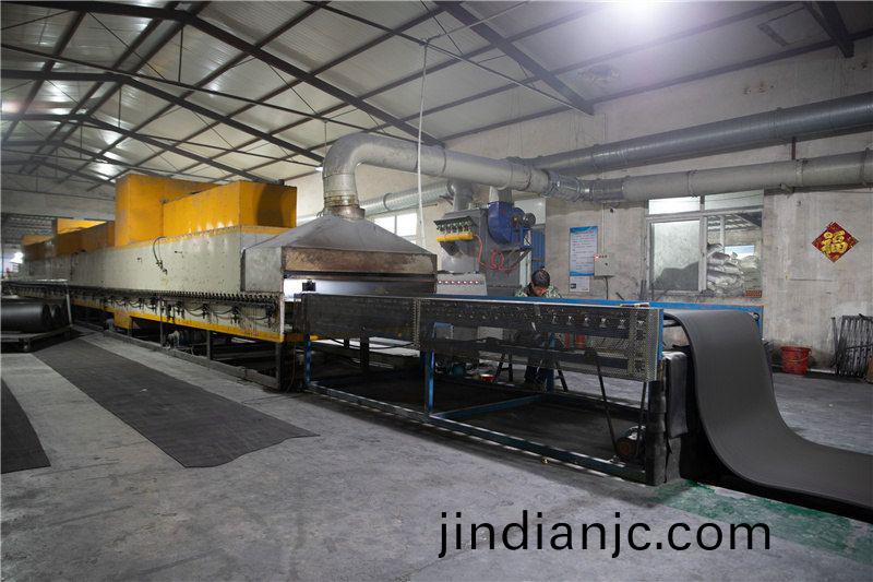 生産設(she)備(bei)